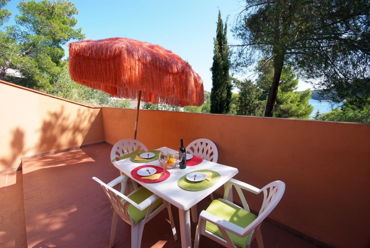 Residence Sud Est Porto Azzurro Εξωτερικό φωτογραφία